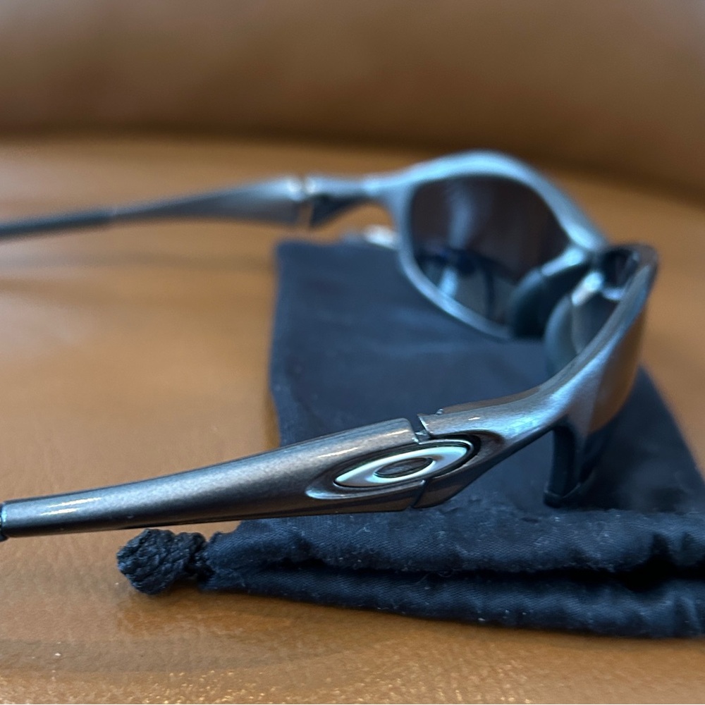 Oakley Hatchet Carbon Frame w/ Polarized Black lense - Vintage - PreOwned - Picture 10 of 15